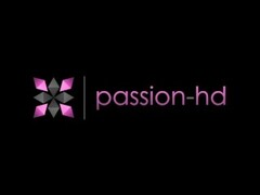 Passion-HD Natural 34d pool fuck blonde Thumb