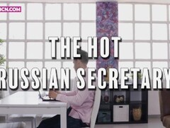 PORNBCN 4K - La caliente rubia secretaria quiere sexo anal y garganta profunda con una polla grande Thumb