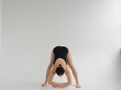 Super flexible hot gymnast Dasha Lopuhova Thumb