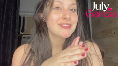 Morena brasileira com peitos grandes se masturba com seu brinquedo at&eacute_ gozar - Julygarcia.com.br Thumb