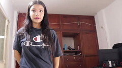 AMIGO pone una gran polla y se folla la boca de la Vecina mientras el programa ? creampie ?oral - porno en espanol - real casero Thumb