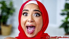 A clash in culture has made it impossible for Peter Green and his Arab girlfriend to have sex. But now it'_s x-mas and the time to finally fuck Babi Star has come! Thumb