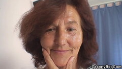 Guy fucks old tailoress on the floor Thumb
