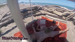 Risky Public Handjob on the Canary Beach Caught reading a book - MissCreamy Thumb