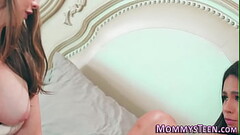 Buxom teen gets oral from stepmom Thumb