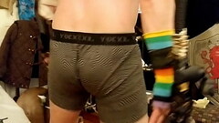 Booty shake from hot guy Thumb