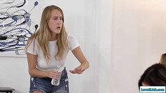 Lesbians lick pussy in front of friends Thumb