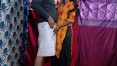 भाई-बहन xxx (step-sister) का पहला सेक्स बहन को पटाने के बाद जब घर में कोई नहीं था Thumb